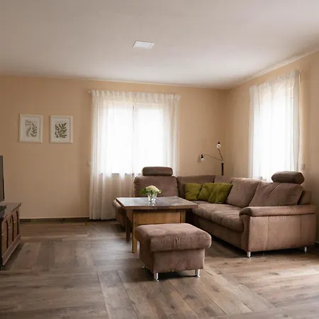 Jahn Apartment