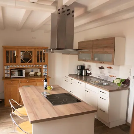 Jahn Apartment *